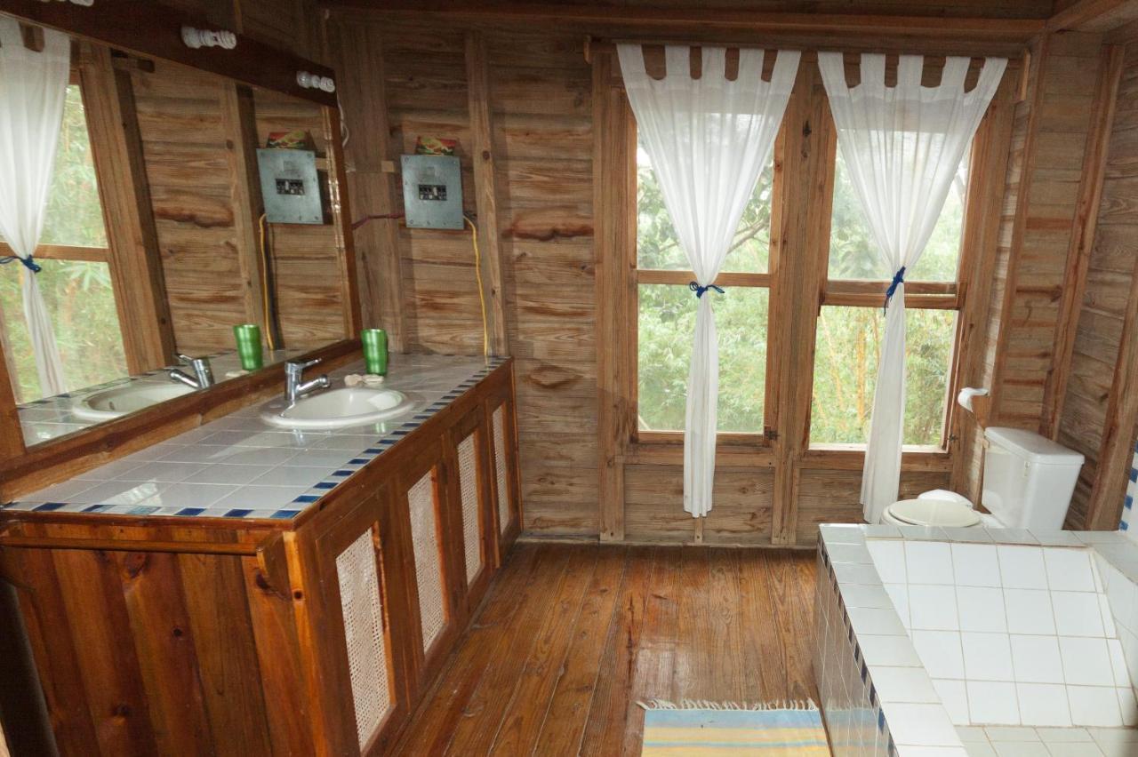 Roatan Bed & Breakfast Apartments West End Dış mekan fotoğraf